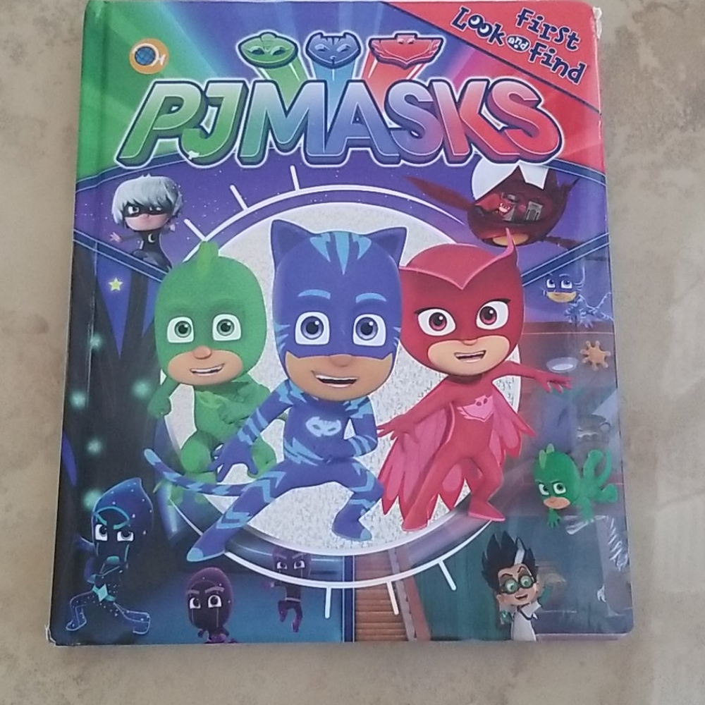 Pj Masks Seek and Find Book